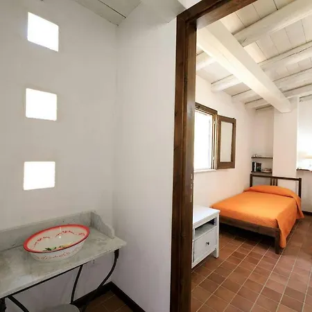 Borgo Rosso Vila
