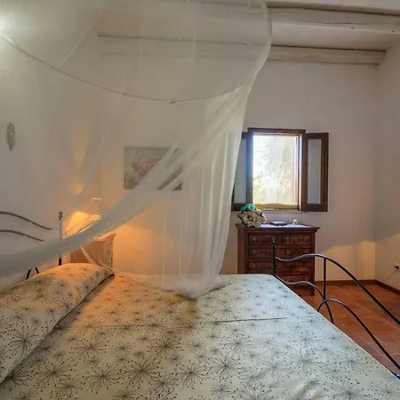 Borgo Rosso Vila *
